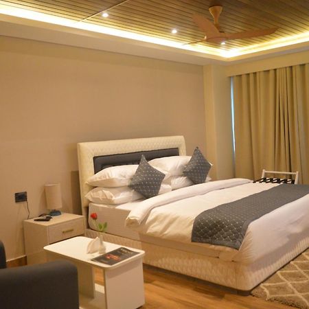 Essence Grandeur Hotel Guwahati Bagian luar foto