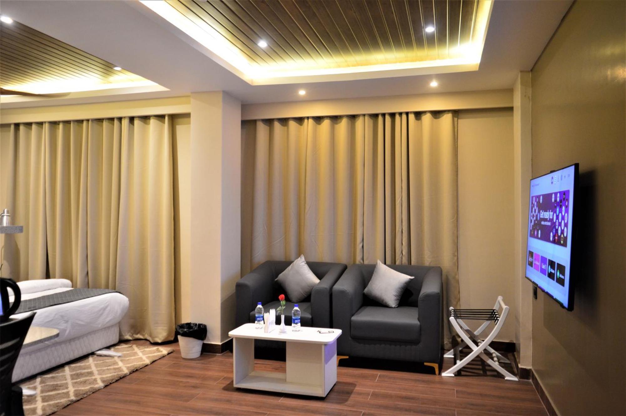 Essence Grandeur Hotel Guwahati Bagian luar foto